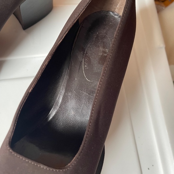 Gorgeous Italian dark brown leather lined block heel pumps - Picture 9 of 10